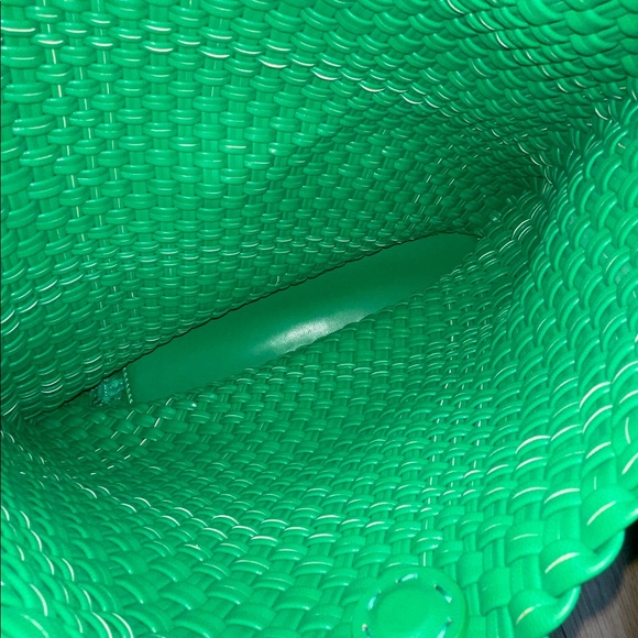 NWOT Moda Luxe Vegan Leather Hobo Bag - Kelly Green - Picture 6 of 8